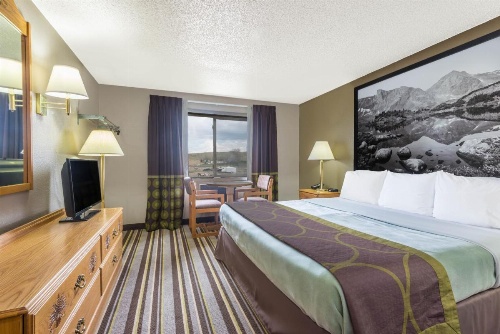 Super 8 by Wyndham Sheridan image 7
