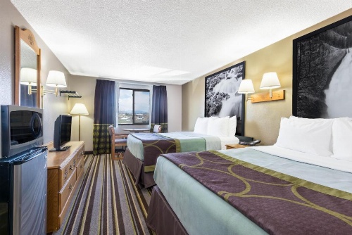 Super 8 by Wyndham Sheridan image 8